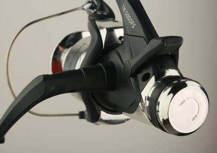 Navijak Giants Fishing TR 5000 FS, Akcia 1+1 zdarma