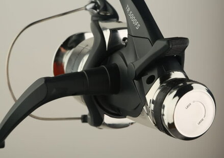 Navijak Giants Fishing TR 5000 FS, Akcia 1+1 zdarma